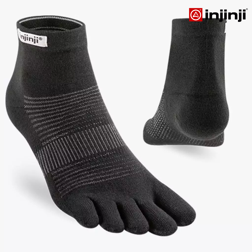 INJINJI ถุงเท้าวิ่งแยกนิ้ว กีฬากลางแจ้ง  RUN LIGHTWEIGHT MINI-CREW BLACK วิ่งข้อสั้น สีดำ หุ้มข้อ