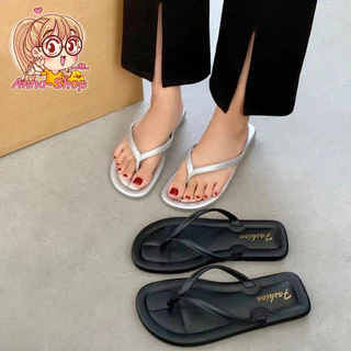 Anna shop มาใหม่ รองเท้าเเตะแฟชั่นหูคีบ ดีเทลสวย พื้นนิ่ม ใส่สบาย สินค้าพร้อมส่งในประเทศไทยT362