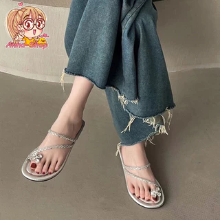 Anna shop รองเท้าแตะแบบสวม แฟชั่นผู้หญิง สายคาด ดีเทลแต่งดอกไม้เล็กๆ น่ารัก พร้อมส่ง T363