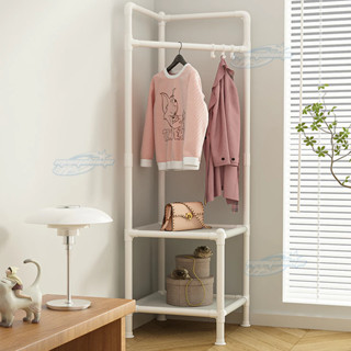 【ตะขอ+ชั้นวางของ】ราวแขวนเสื้อผ้าเข้ามุม ที่แขวนเสื้อผ้า มีตะ…