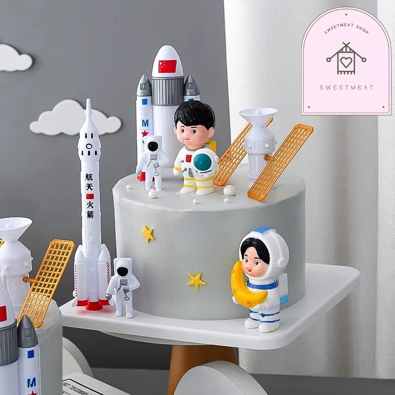 โมเดล นักบินอวกาศ ธีมอวกาศ ตกแต่งเค้กวันเกิด จรวด เครื่องบิน ชุด7ชิ้น แต่งเค้ก 977 175 338 339 372 2205 2206 2207
