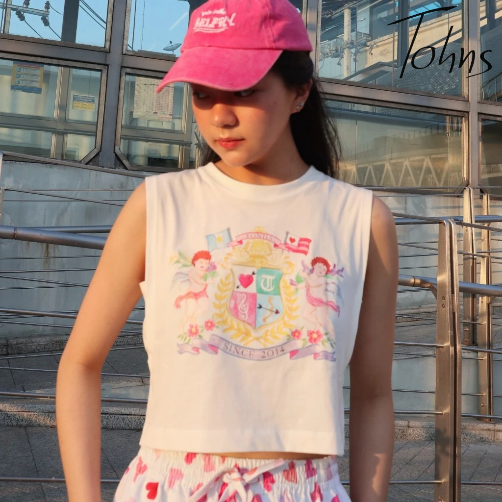 Tohns Tohns Academy Singlet เสื้อแขนกุดดีไซน์สไตล์ Academy สุดคลาสสิกจาก Tohns ลายพิมพ์ Crest สุดพรีเมียม  ผ้าคอตตอน