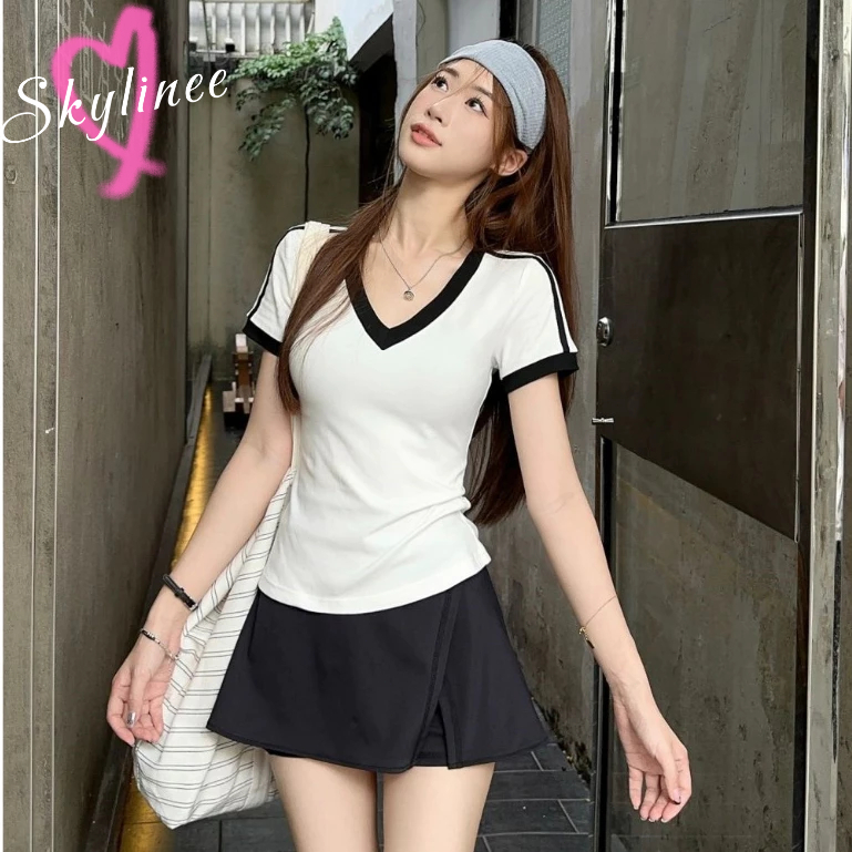 จัดส่งทันที เสื้อยืดผู้หญิง 2024 คอวี Simply สีทึบสไตล์ใหม่แขนสั้นลาย SL