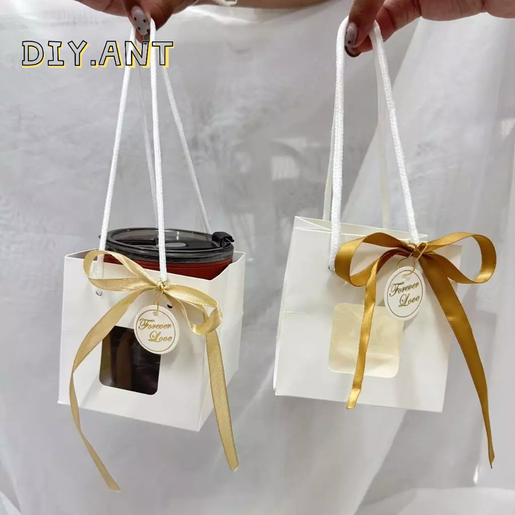 ถุงกระดาษ สีขาว ด้านเท่า หน้าใส ใส่ของขวัญ ของชำร่วย ต้นไม้มินิ ขนาด 10*10*10 ซม. (ไม่แถมโบว์)