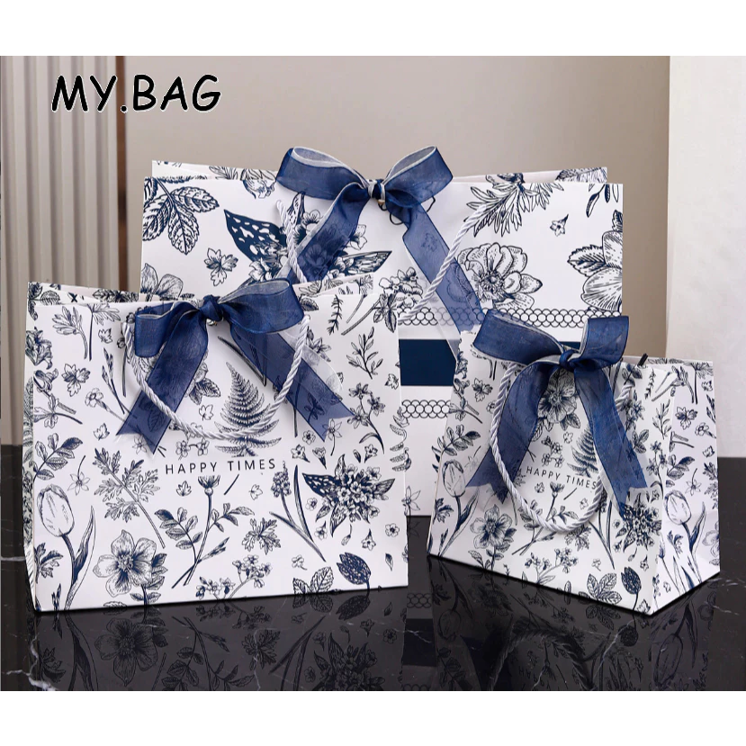 🍒🍒BAg🍒🍒 ถุงกระดาษ หูหิ้ว สีขาวกรม ลายดอกไม้ Happy Time มี2แบบ แถม ริบบิ้นโบว์2เส้น ใส่ของขวัญ ของรับไหว้ ถุงบรรจุภัณฑ์
