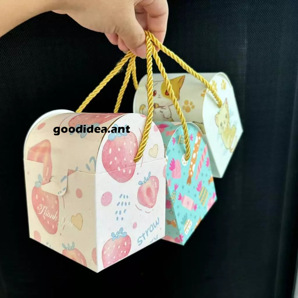 ล้างสต๊อก📌 กล่องของขวัญ กล่องกระดาษทรงกระเป๋าหูหิ้ว กล่องน่ารัก พร้อมส่งในไทย