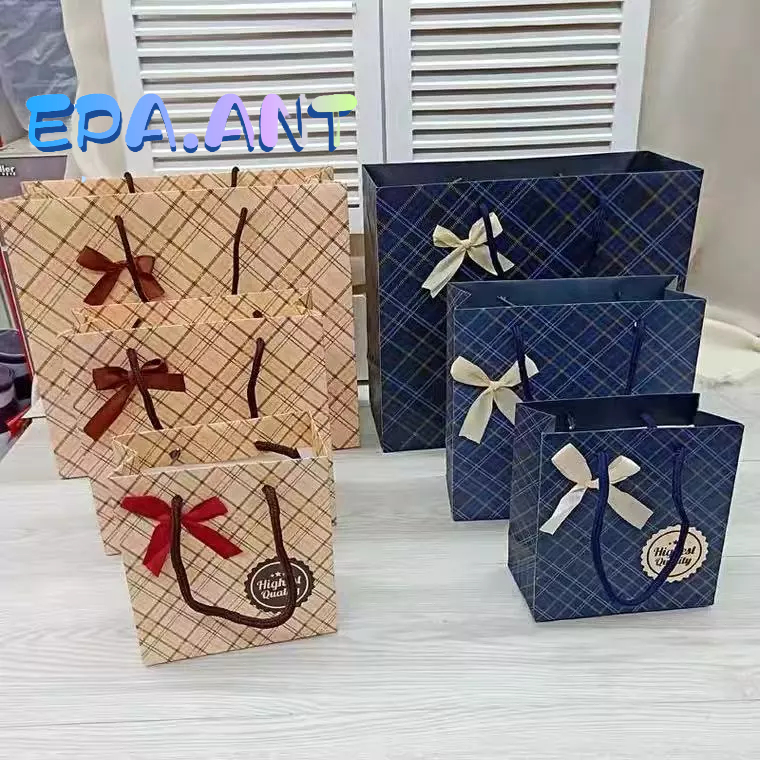 🚩EPA🚩ถุงชอปปิ้งลายสก็อตติดโบว์ ใส่เสื้อผ้า ของฝาก สินค้า มี3ขนาด