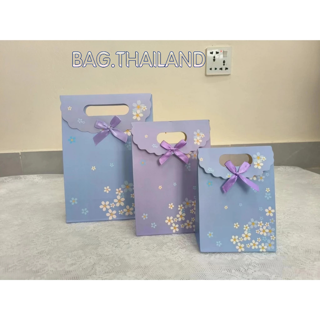 🍒bag🍒 ถุงกระดาษหูหิ้ว ถุงน่ารัก  ถุงกระดาษขย้ายข้าง ฝาปิด ใส่ของ มี4สี ลายดอกไม้ มาใหม่พร้อมส่งในไทญ