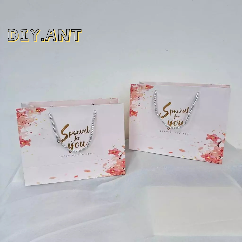 🥕🥕 ถุงกระดาษ ถุงหูหิ้ว ถุงของขวัญ มี 2 ขนาด (สินค้าพร้อมส่ง) - รูปที่ 6