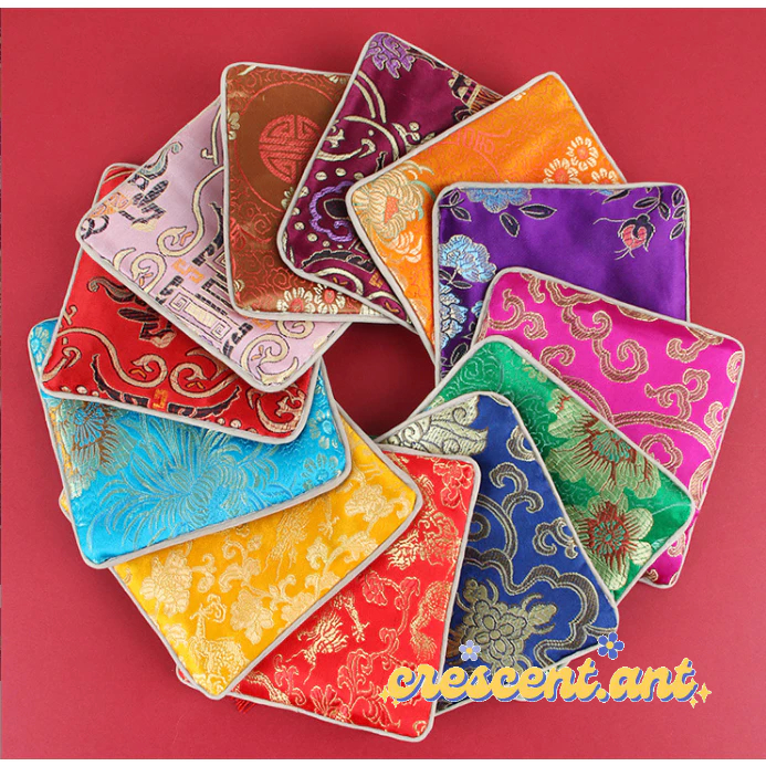 🍓CCT🍓กระเป๋าสตางค์ ห้อยเหรียญมงคล+พู่ ผ้าซาตินงานปักลายจีน รับทรัพย์ ใช้เป็นของขวัญ ของชำร่วย พร้อมส่ง