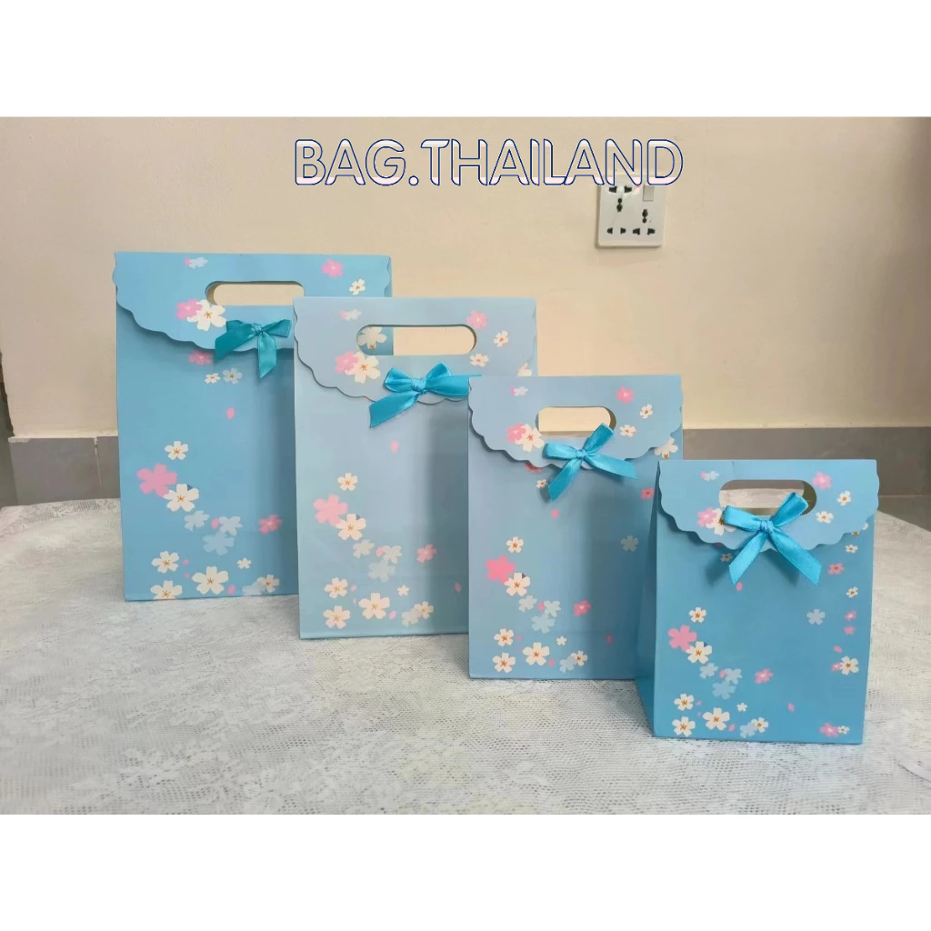 🍒bag🍒 ถุงกระดาษหูหิ้ว ถุงน่ารัก  ถุงกระดาษขย้ายข้าง ฝาปิด ใส่ของ มี4สี ลายดอกไม้ มาใหม่พร้อมส่งในไทญ