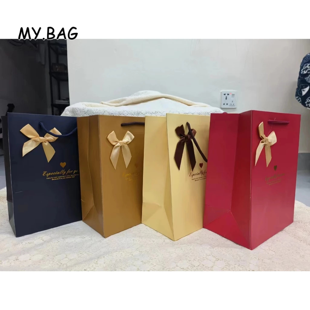 🍬🍬ถุงกระดาษ พิมพ์ลาย แบบติดโบว์ มี 4 สี ใส่ของขวัญ รับไหว้
