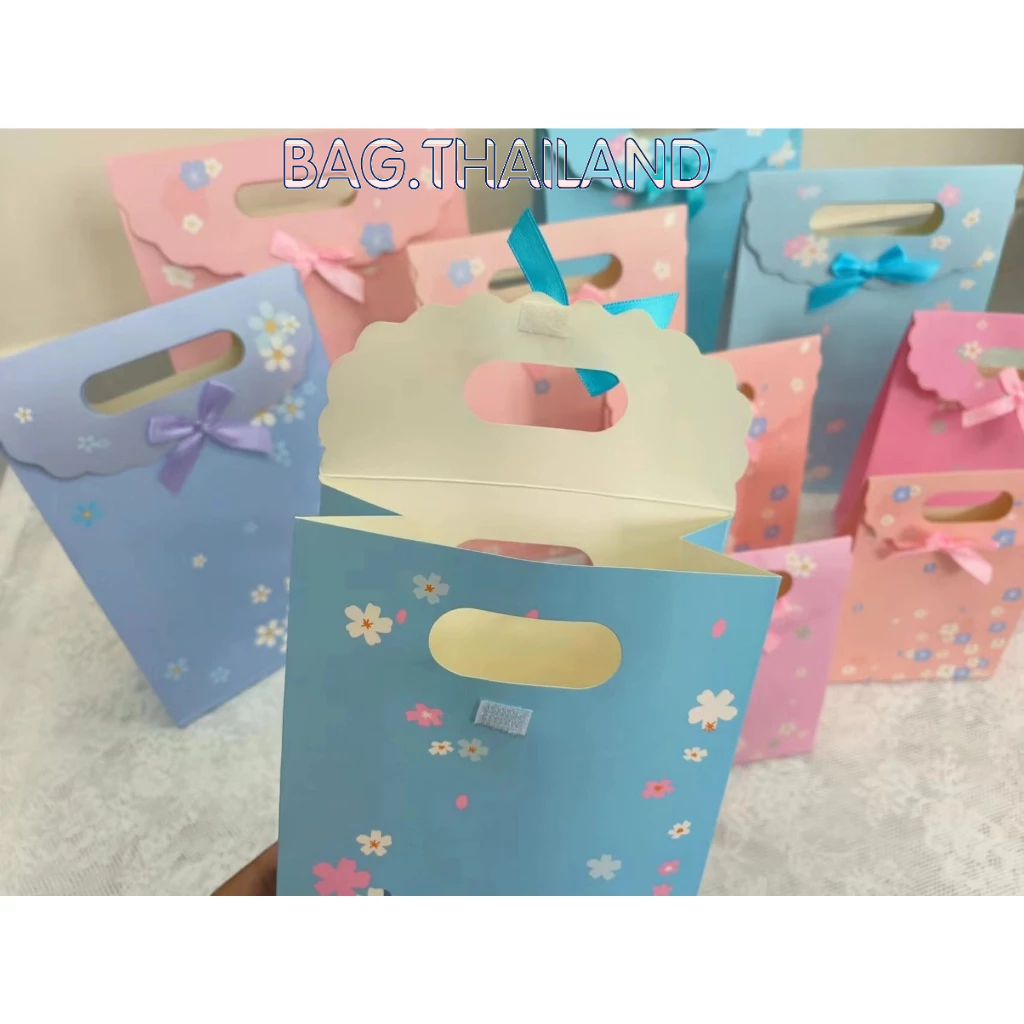 🍒bag🍒 ถุงกระดาษหูหิ้ว ถุงน่ารัก  ถุงกระดาษขย้ายข้าง ฝาปิด ใส่ของ มี4สี ลายดอกไม้ มาใหม่พร้อมส่งในไทญ
