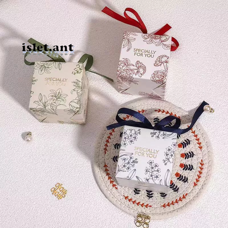 กล่องของขวัญ กล่องขนม กล่องกระดาษพิมพ์ลายSPECIALLY FORYOU  กล่องหูหิ้ว ลายดอกไม้ น่ารัก พร้อมริบบิ้นผูก - รูปที่ 2