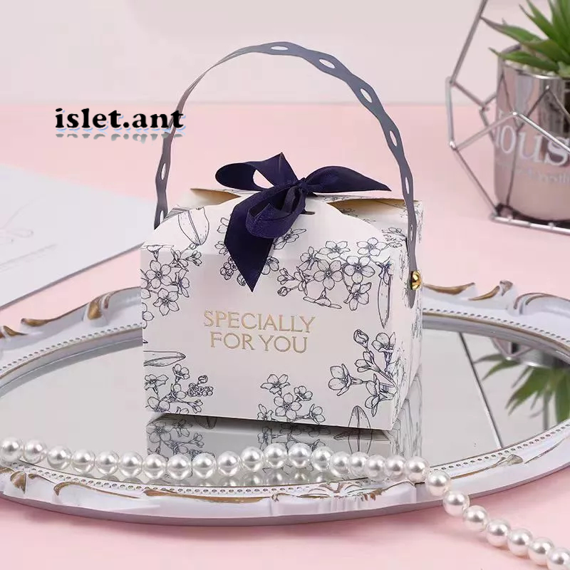 กล่องของขวัญ กล่องขนม กล่องกระดาษพิมพ์ลายSPECIALLY FORYOU  กล่องหูหิ้ว ลายดอกไม้ น่ารัก พร้อมริบบิ้นผูก - รูปที่ 4