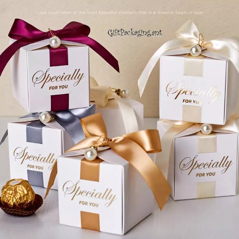 ส่งจากไทย...กล่องของขวัญ กล่องของชำร่วย กล่องทรงสี่เหลี่ยม พร้อมบิ้นผูกยาวพิเศษ