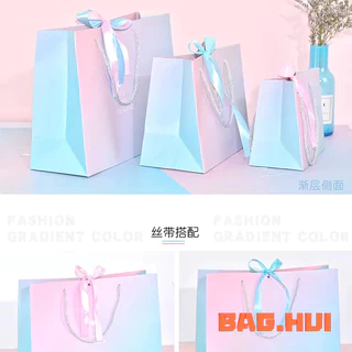 🍒🍒BH ถุงกระดาษสีพลาสเทล ใส่ของขวัญ ใส่ตุ๊กตา กระดาษหนาอย่างดี แถมโบว์ผูก น่ารักมาก พร้อมส่ง