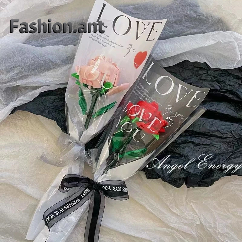✅พร้อมส่งในไทย✅ถุงใส่ช่อดอกไม้ พลาสติกใส สำหรับไว้ห่อช่อดอกไม้วันวาเลนไทน์ รับปริญญา(แพ็ค20ใบ)สีพื้นลายLove