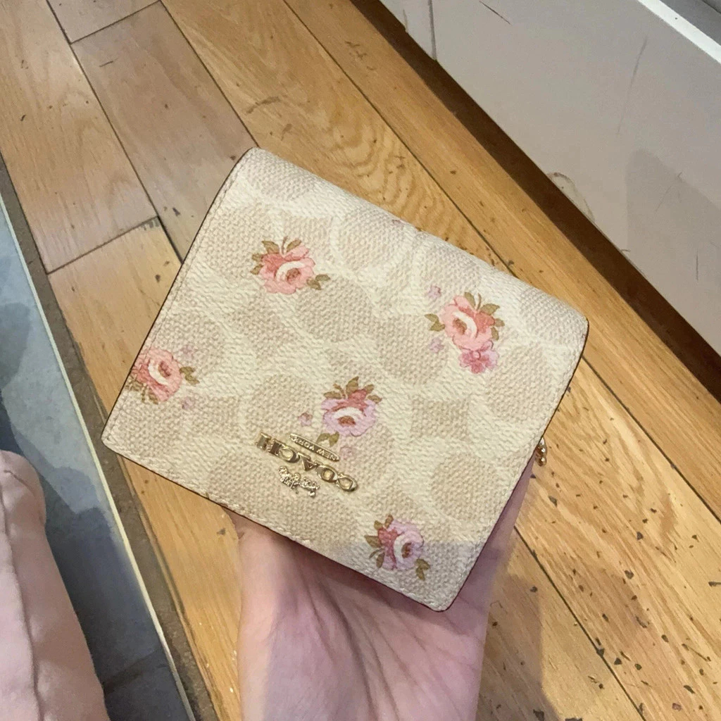 Women Medium Wallet กระเป๋าสตางค์ผู้หญิง กระเป๋าเงินใบสั้น กระเป๋าใส่บัตร CZ618 CW789 JC8O5A3CH