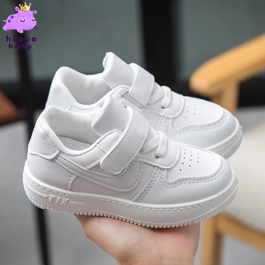 รองเท้าผ้าใบเด็กสีขาว น้ำหนักเบาและระบายอากาศดี ใส่สบายทุกกิจกรรม