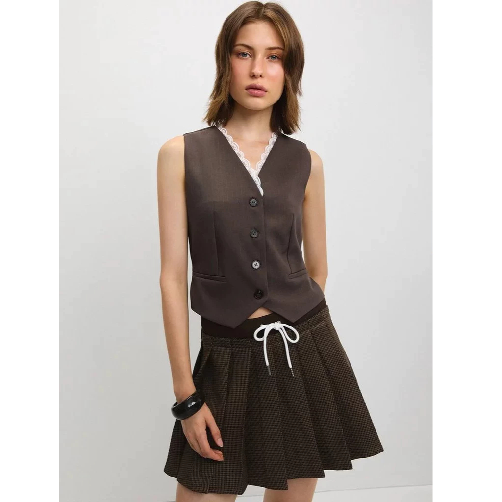 [Pomelo] เสื้อกั๊กแต่งขอบลูกไม้ / Lace-Hem Detail Vest