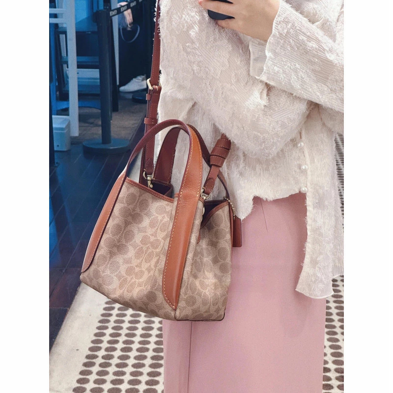 Women Shoulder Bag กระเป๋าถือ กระเป๋าผู้หญิง กระเป๋าสะพายข้าง ความจุสูง 78800 5C9O2D64