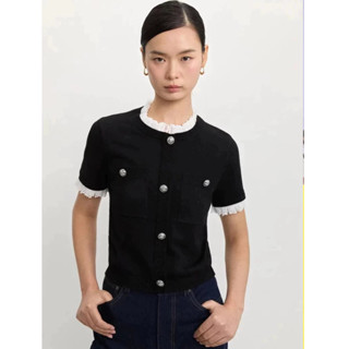 [Pomelo] เสื้อไหมพรมติดกระดุมแต่งขอบลูกไม้ / Lace Trim Butto…