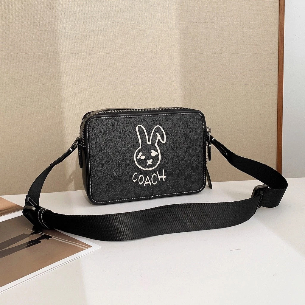 Crossbody Bag CF929 กระเป๋าสะพายข้าง กระเป๋าผู้ชาย กระเป๋ากล้อง วัสดุหนังวัว 95D7J