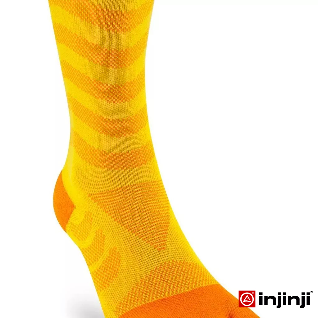 INJINJI ถุงเท้าวิ่งแยกนิ้ว ผู้หญิง WOMEN'S ULTRA RUN MIDWEIGHT CREW SUNFLOWER รุ่นอัลตร้า สีเหลือง ยาวครึ่งแข้ง ข้อแท้