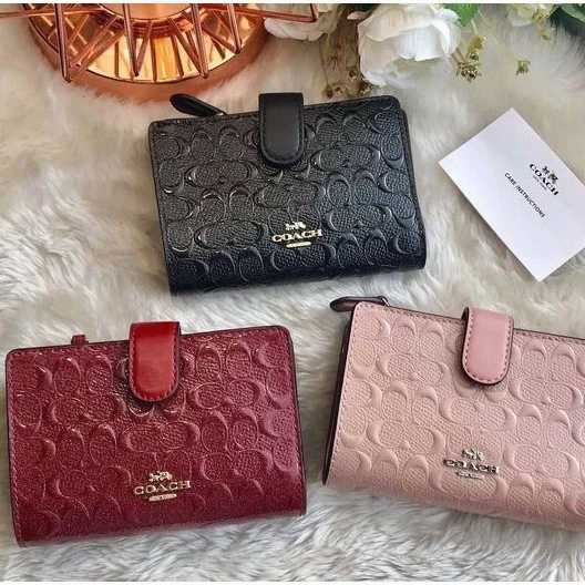 MEDIUM CORNER ZIP WALLET F25937 กระเป๋าสตางค์ผู้หญิงใหม่  กระเป๋าใส่เหรียญ K32C85Y9