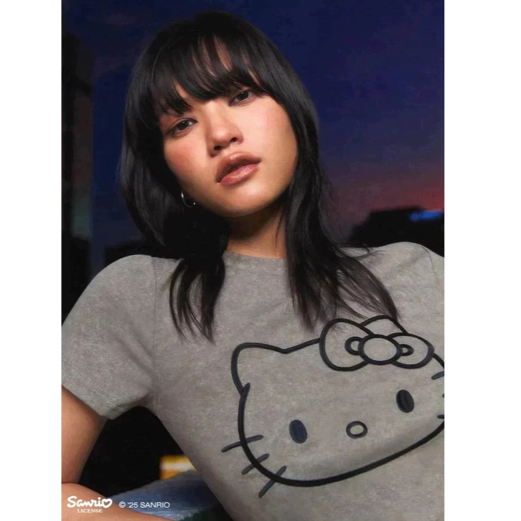 [Pomelo] Pomelo. ♥ Hello Kitty เสื้อทีเชิ้ตปักลาย / Pomelo. ♥ Hello Kitty Embroidered Tee