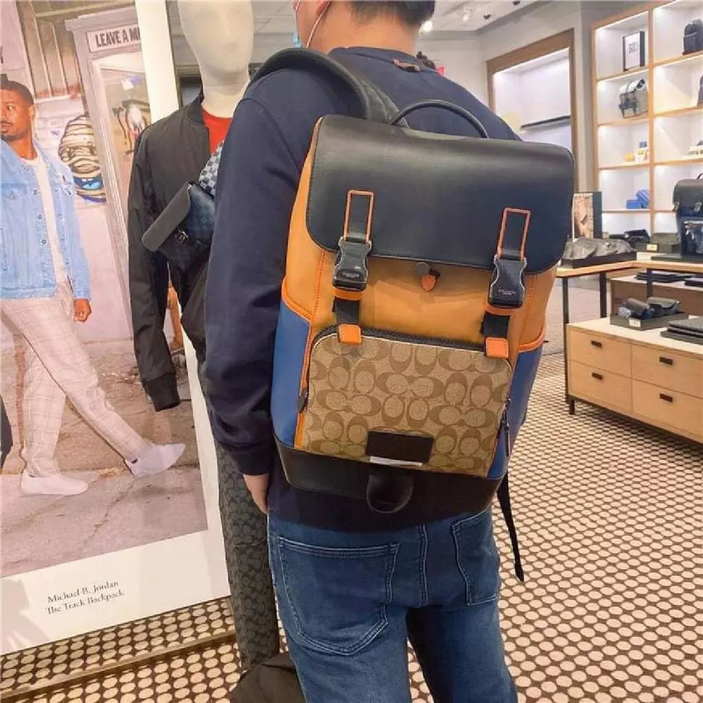 Track Backpack C2710 C2712 C2722 กระเป๋าเป้สะพายหลัง กระเป๋าผู้ชาย ความจุขนาดใหญ่ หัวเข็มขัดคู่ ปีนเ