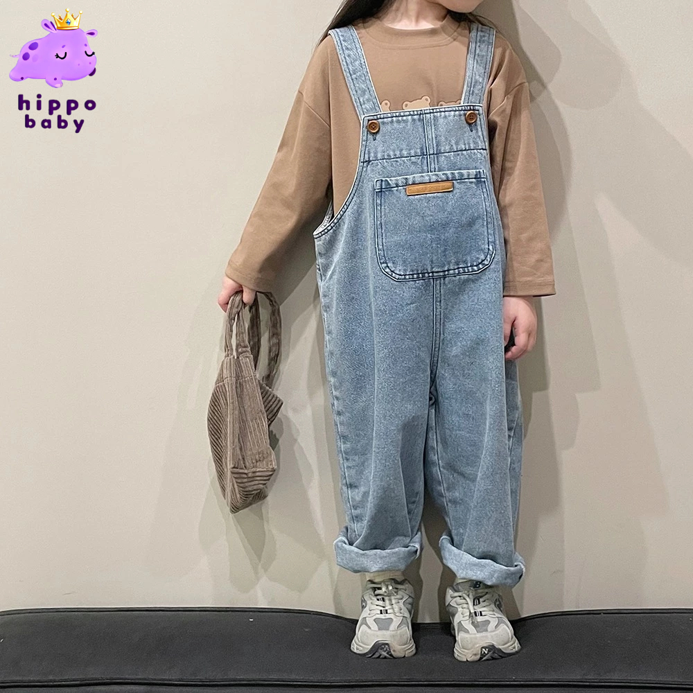 【Hippobaby】ดเอี๊ยมเด็ก ใหม่ หลวม ลำลอง กางเกงยีนส์ แฟชั่นเกาหลี กระแสน้ำ เหมาะสำหรับเด็กชายและเด็กหญิง