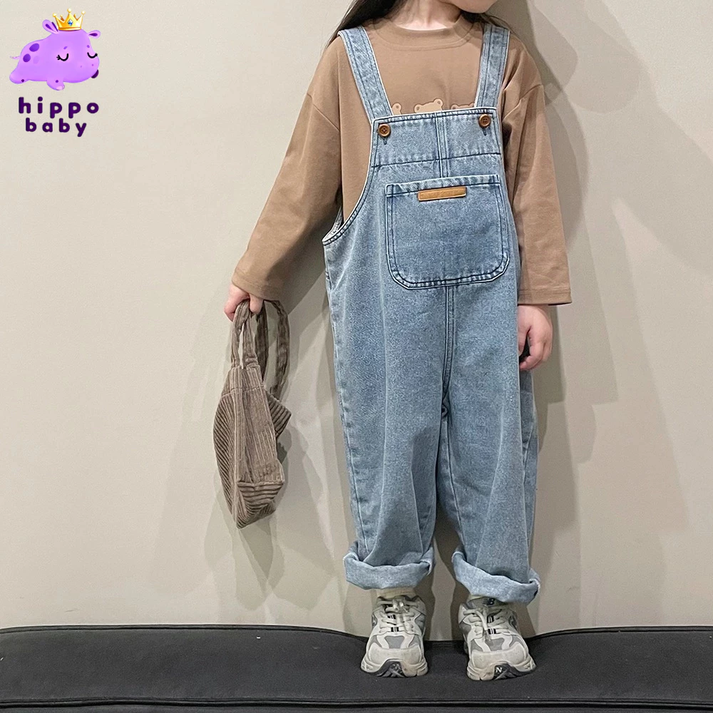 【Hippobaby】ดเอี๊ยมเด็ก ใหม่ หลวม ลำลอง กางเกงยีนส์ แฟชั่นเกาหลี กระแสน้ำ เหมาะสำหรับเด็กชายและเด็กหญิง