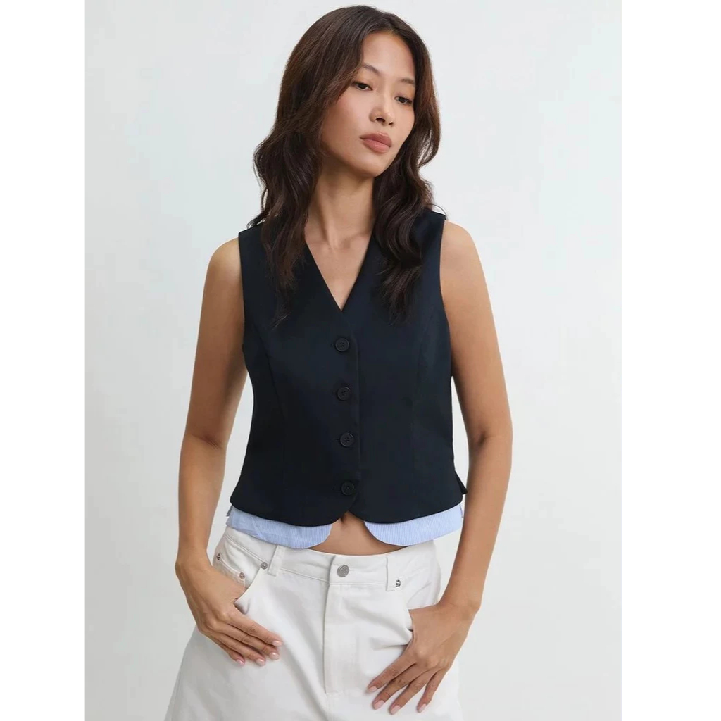 [Pomelo] เสื้อกั๊กทรงเข้ารูปติดกระดุมด้านหน้า / Tailored Button Front Vest