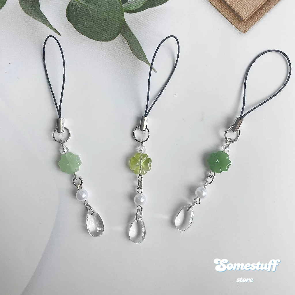 พวงกุญแจใบโคลเวอร์  Little Clover keychain 🍀