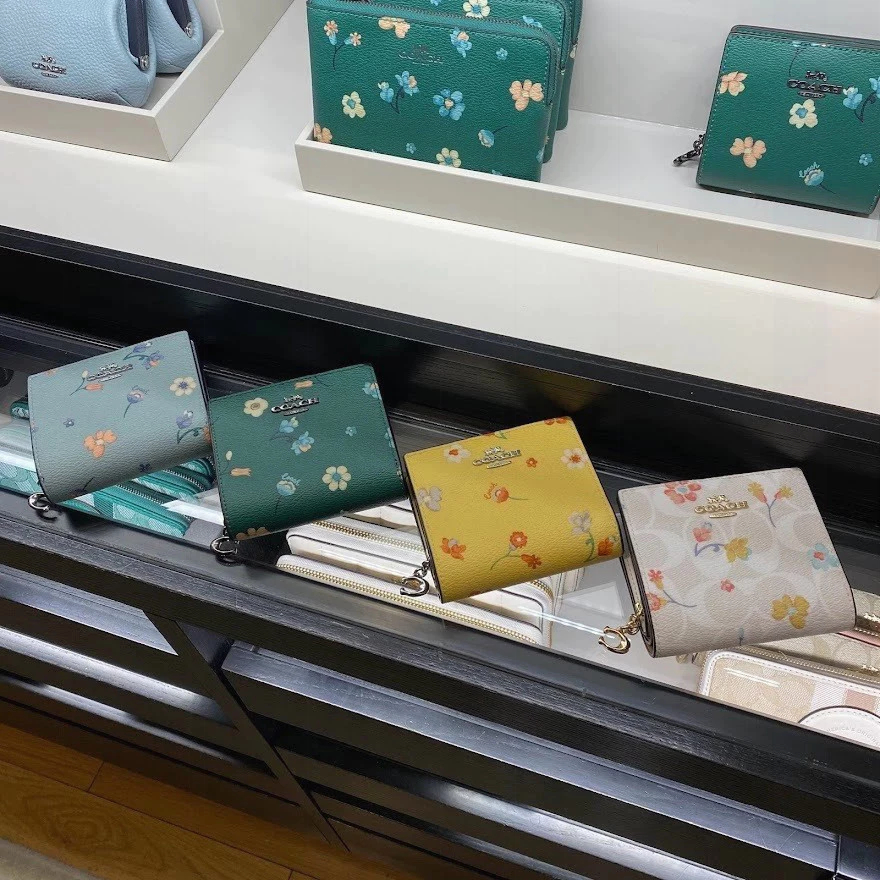 Short Wallet กระเป๋าสตางค์ใบสั้น กระเป๋าสตางค์สแนปด้วยการพิมพ์ลายดอกไม้ลึกลับ C8703 9C5O3AC6H