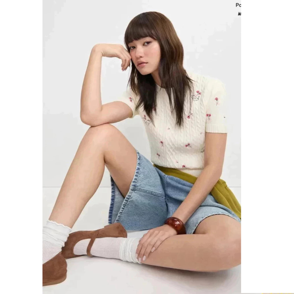 [Pomelo] Pomelo. x Moomin เสื้อถักปักลาย / Pomelo. x Moomin Embroidered Knit Top – Off – โปรปัง
