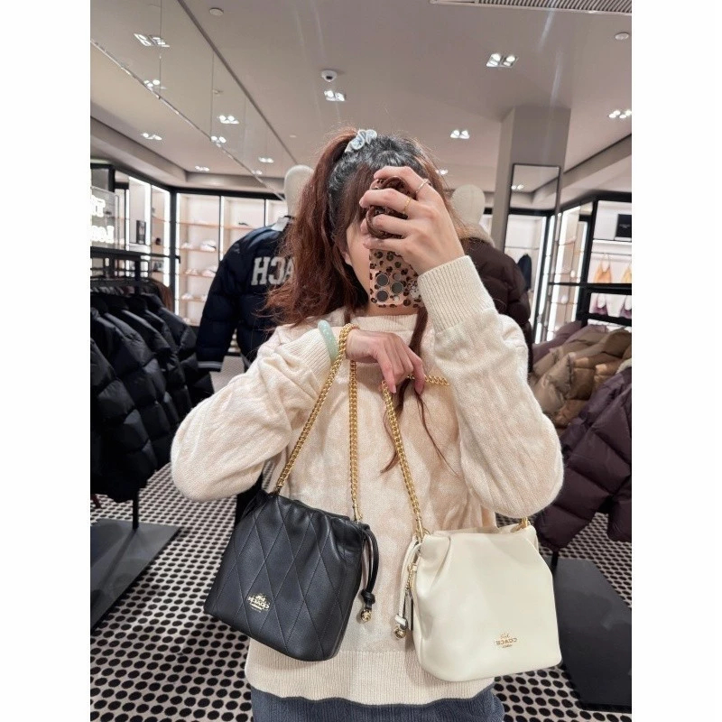 Mini Bucket Bag CDB69 กระเป๋าสะพายข้าง กระเป๋าผู้หญิง สายสะพายโซ่ 5C9O2D64