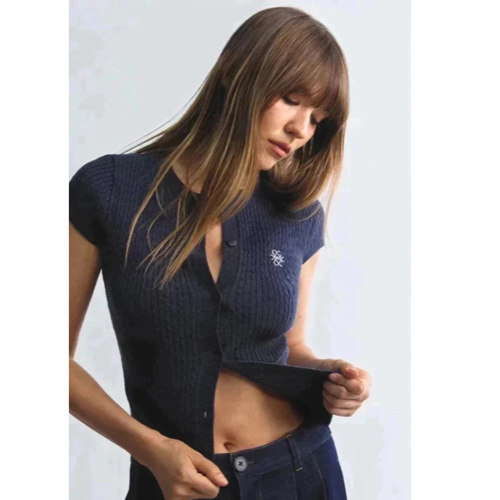 [Pomelo] เสื้อไหมพรมติดกระดุม / Button-Up Knit Top