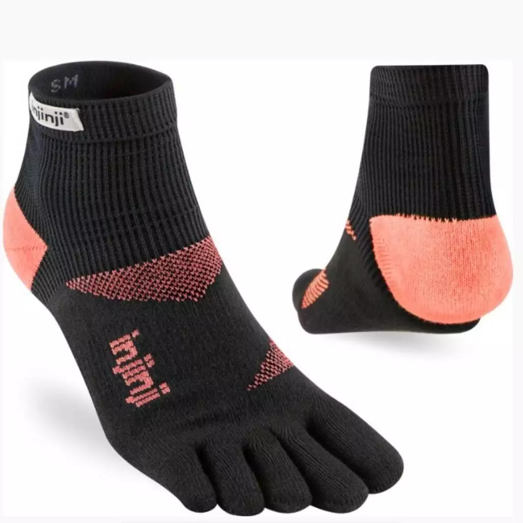INJINJI ถุงเท้าวิ่งแยกนิ้ว รุ่น TRAINER ORIGINAL WEIGHT MINI CREW ยาวหุ้มตาตุ่ม PEACH สีดำพีช แห้งไว