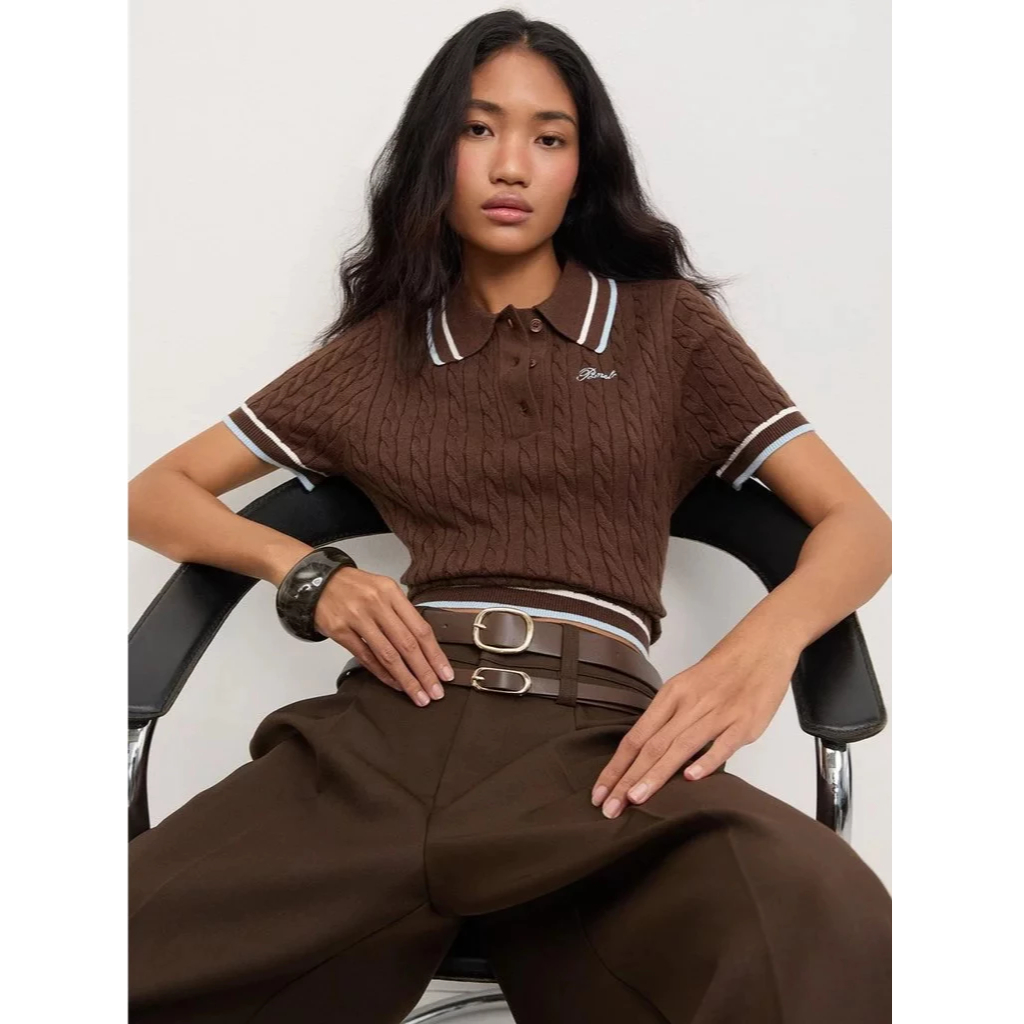 [Pomelo] เสื้อโปโลถักลายนูนทรงครอป / Cable Knitted Cropped Polo