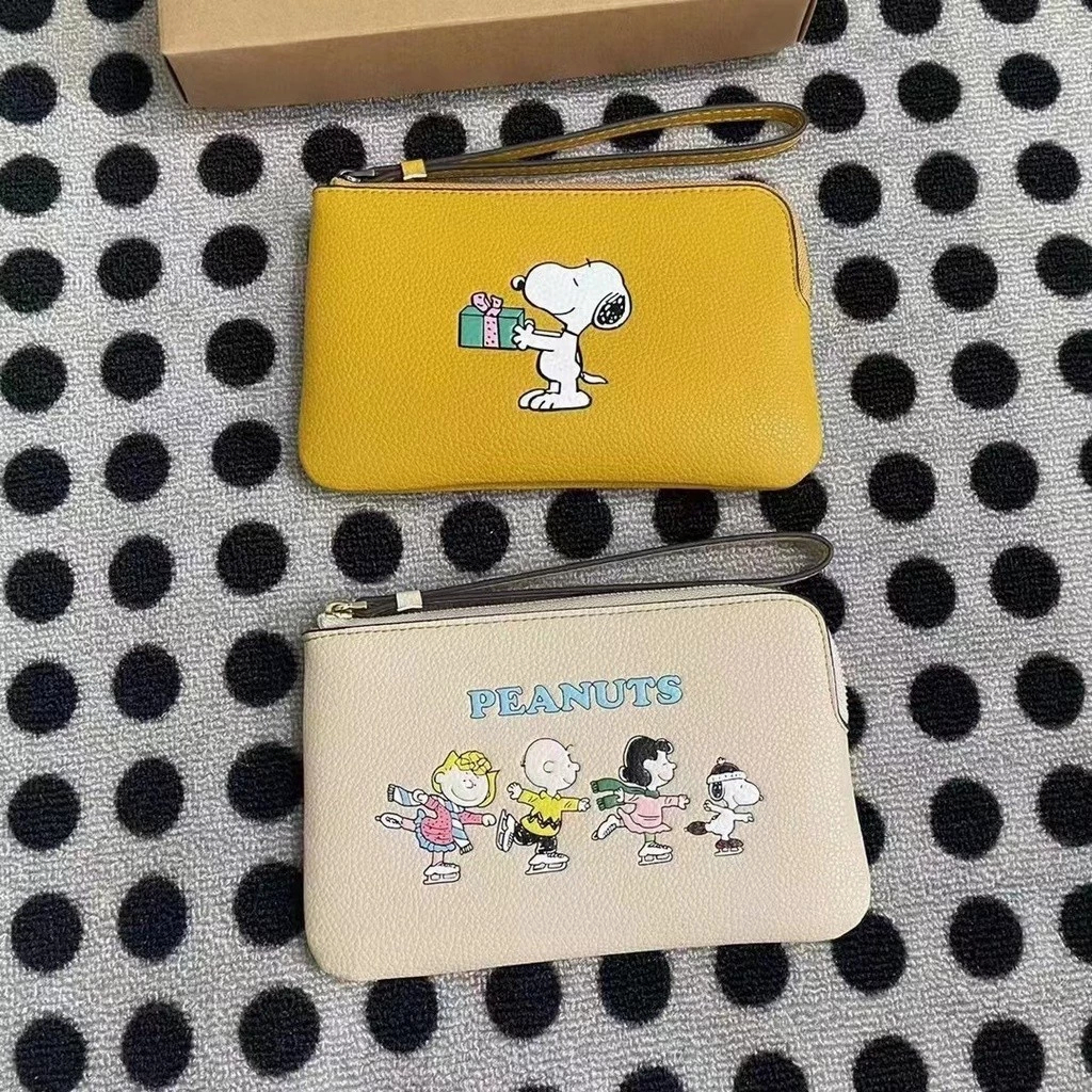 Peanuts Corner Zip Wristlet CF215 CF213 ผู้หญิง ซิปเดียว กระเป๋าสตางค์ กระเป๋าคลัช หนังแท้ Z77V58X3