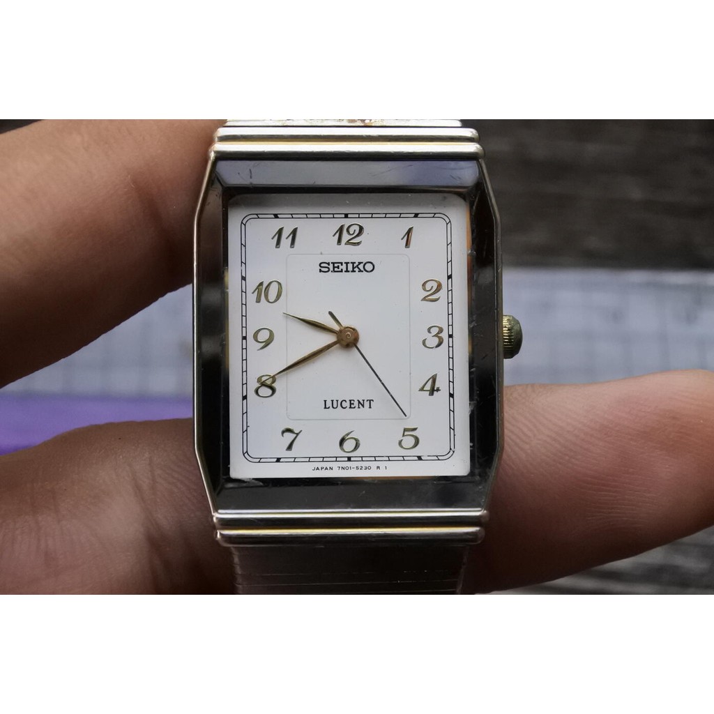 นาฬิกา Vintage มือสองญี่ปุ่น Seiko Lucent 7N01 5070 White Dial ผู้ชาย Quartz สี่เหลี่ยม Tank 27mm