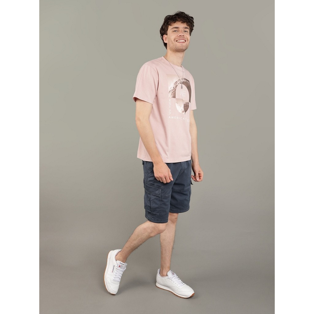 American Eagle เสื้อยืดผู้ชาย G SS PHOTOREAL SET IN TEE- PC DYE + MAGIC WHITE TUMBLE สี DUSTY PINK - 017-3468-654