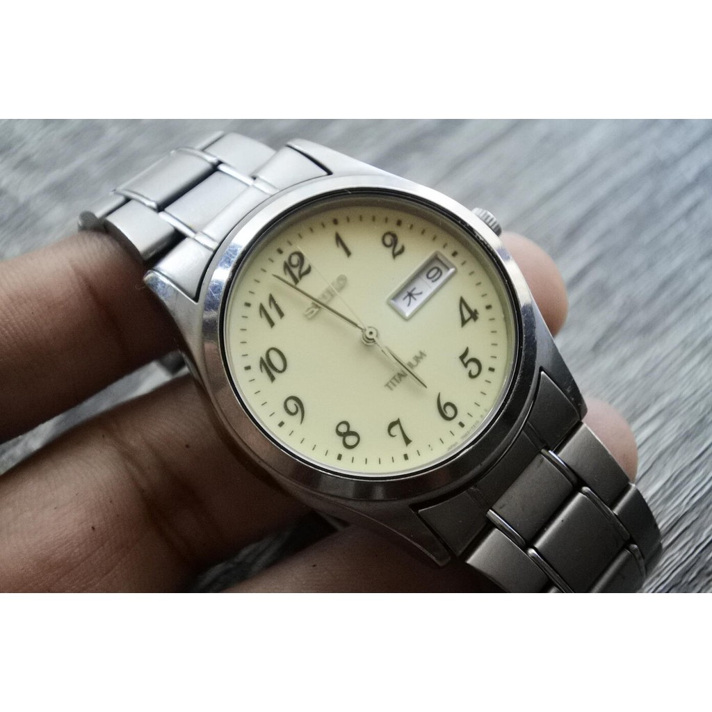 นาฬิกา Vintage มือสองญี่ปุ่น Seiko Titanium 7N43 9090 IRIDESCENT DIAL ผู้ชาย Quartz Titanium Body ทร