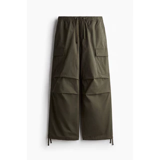 H&M(เอชแอนด์เอ็ม) กางเกง Cargo แบบหลวมพอดี ผู้ชาย 1300095