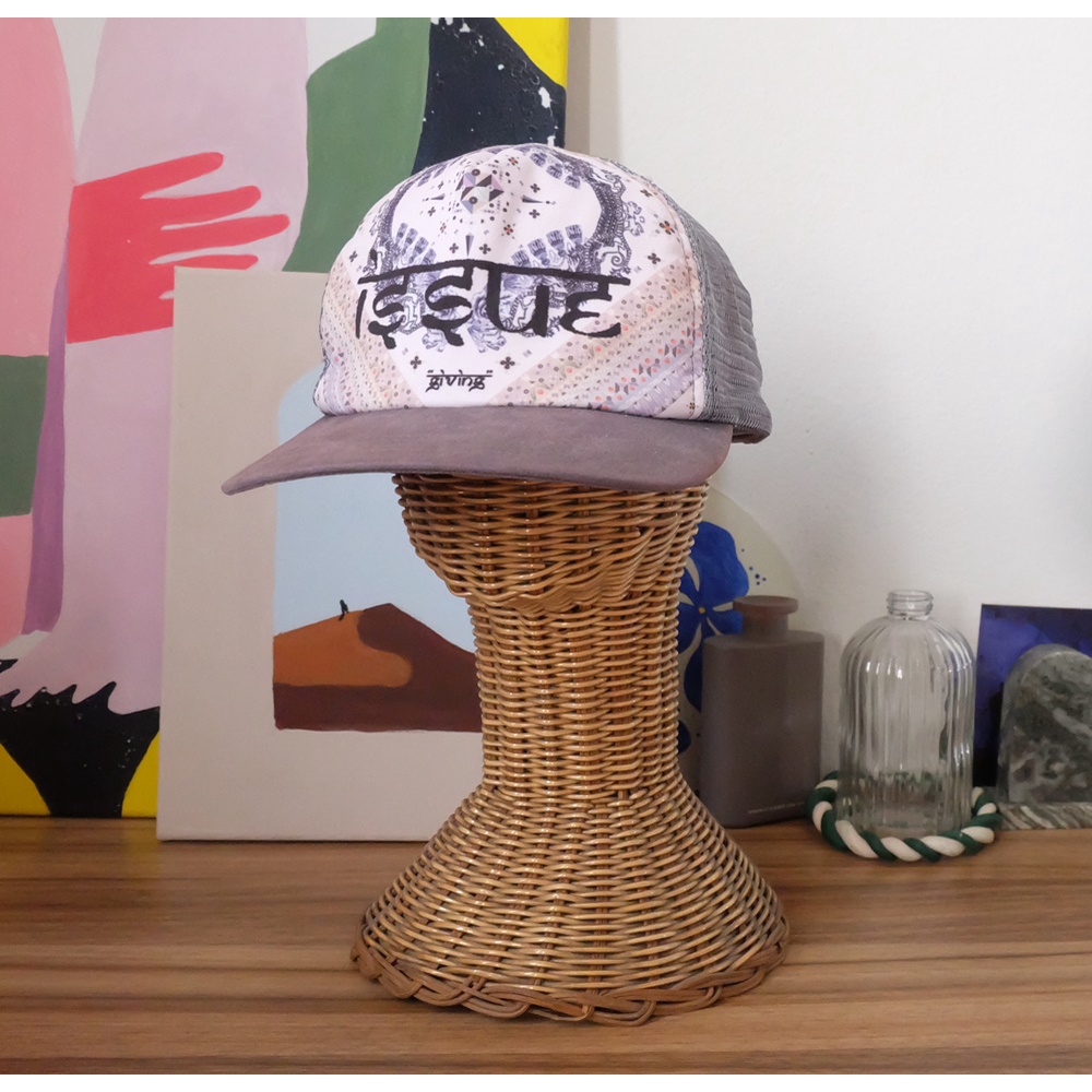 Issue x รามาธิบดี Trucker Cap สีเทา/ชมพู มือสอง ของแท้