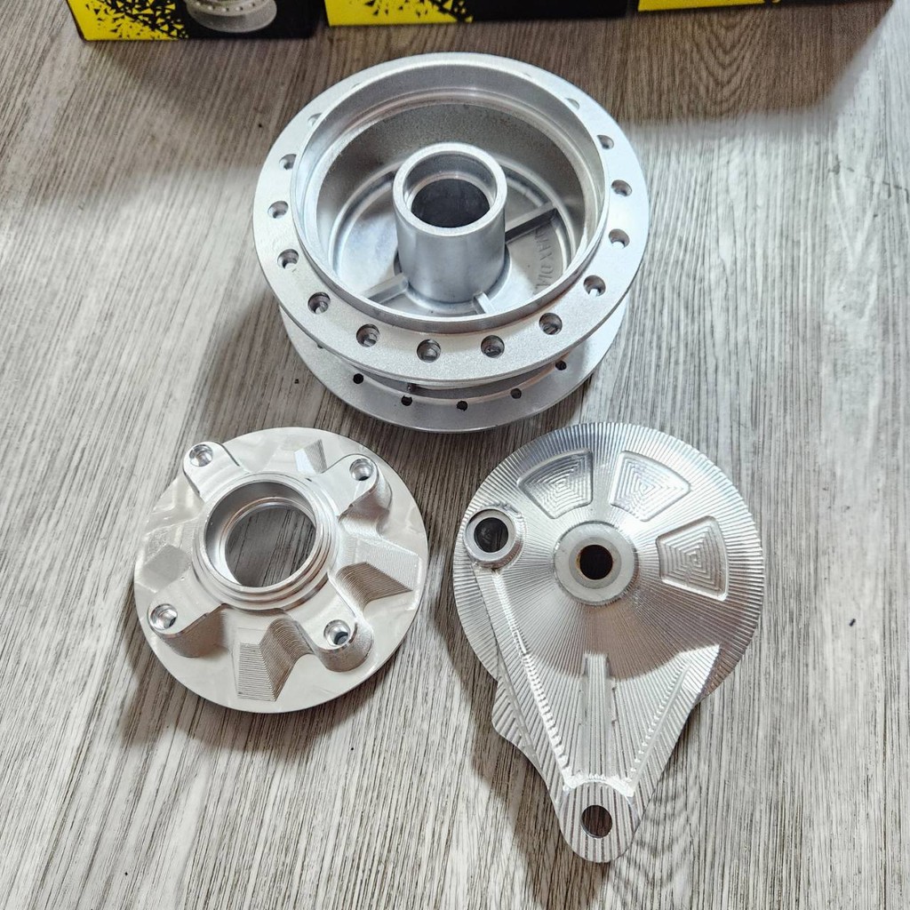 ชุด3ชิ้น ดุมเดิมหลัง WAVE + ฝาเบรค CNC สีเงิน + ดุมสเตอร์ CNC สีเงิน ใส่เวฟได้ทุกรุ่น