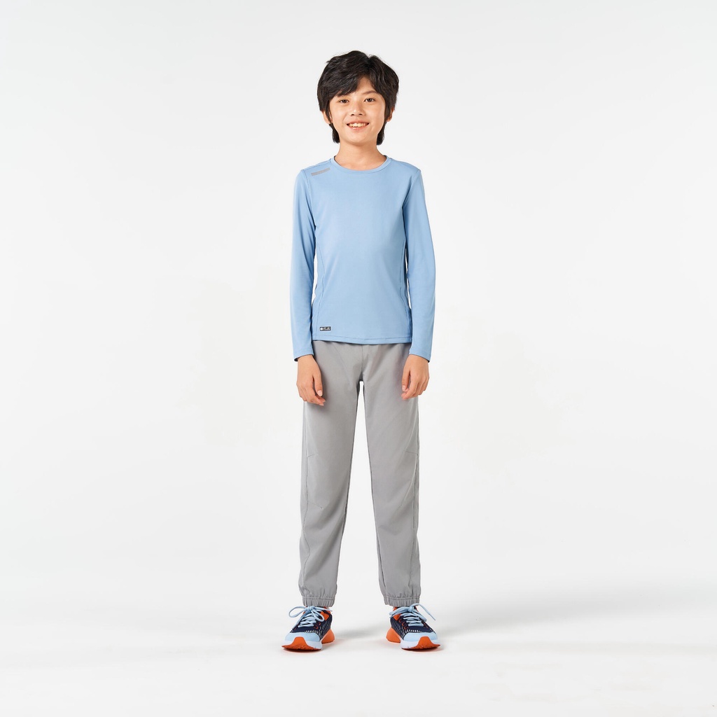 DECATHLON | เสื้อยืดแขนยาวป้องกันรังสียูวีรุ่น AT 300 (สีฟ้า) - ฟ้าครึ้ม | Long-Sleeved Anti-UV T-Sh